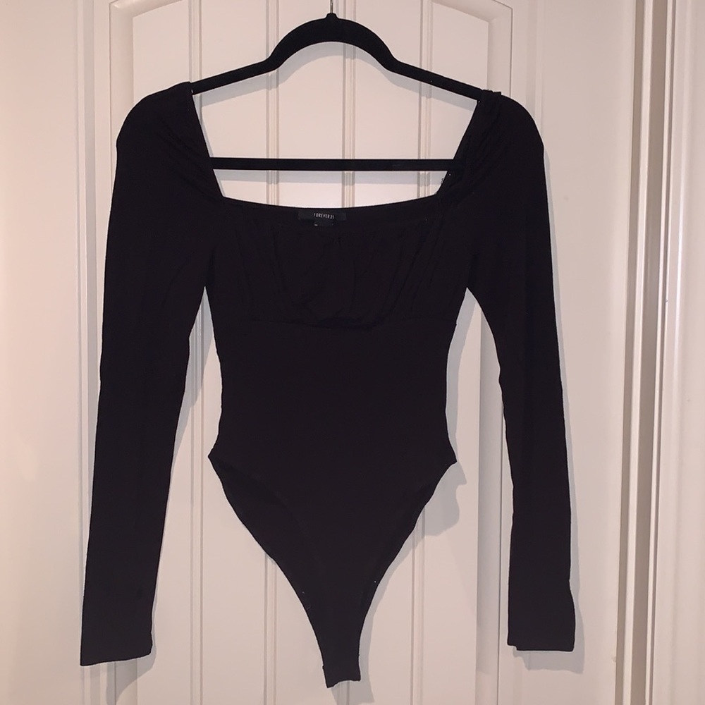 🖤 Forever 21 Black Long-Sleeve Square Neck Bodysuit
